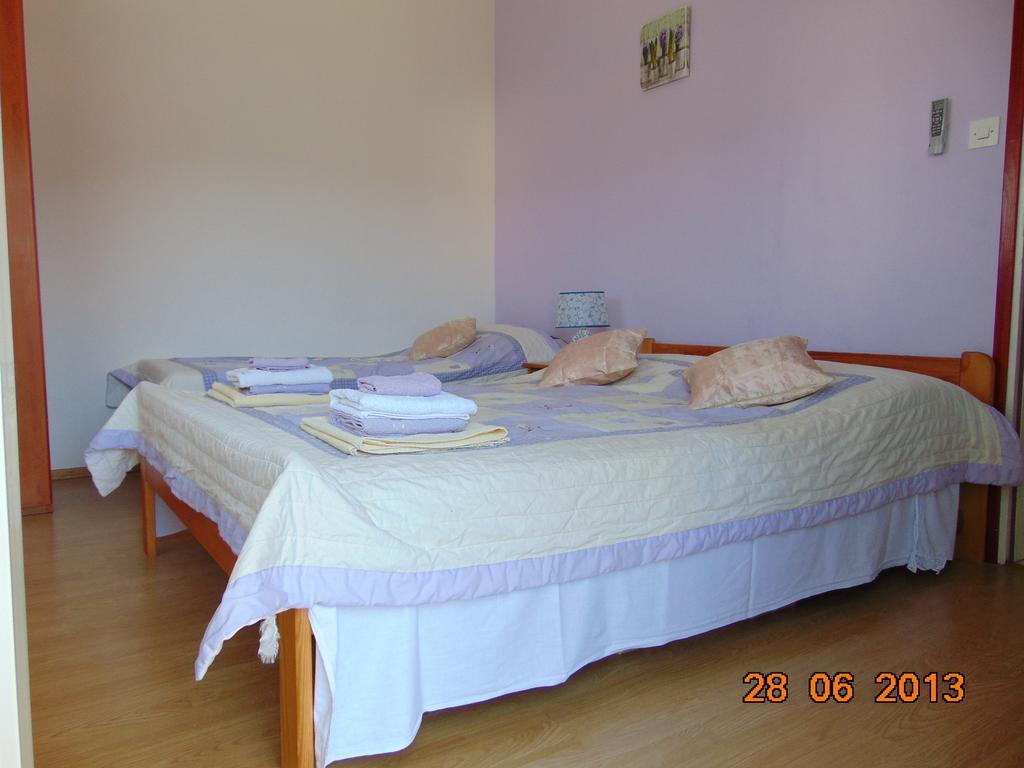 Apartments Borozan Vinisce Ruang foto