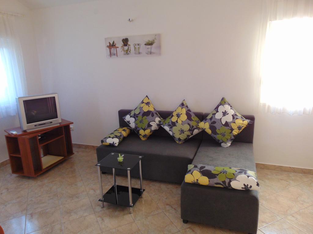 Apartments Borozan Vinisce Ruang foto